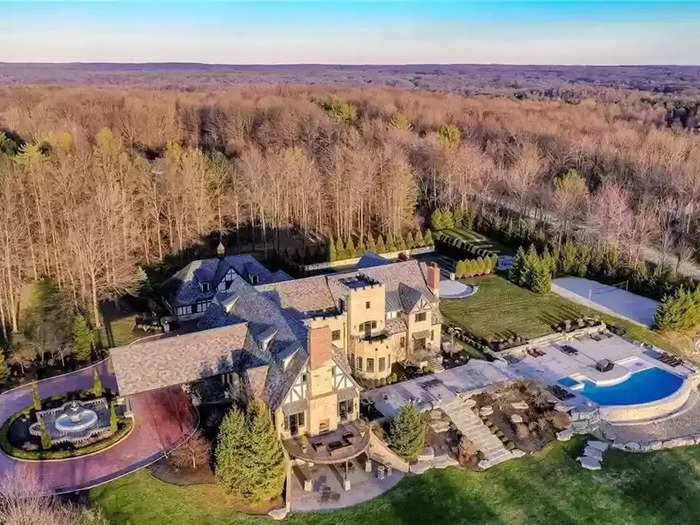 Ohio: 2779 Som Center Road, Hunting Valley - $6.95 million