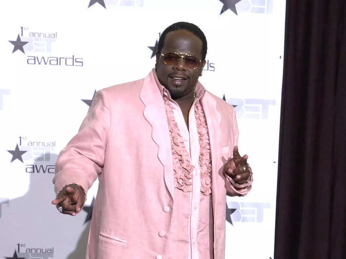 That same year, Cedric The Entertainer wore a head-to-toe pink linen suit that was creased and oversized.