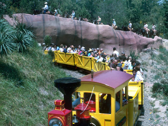 Rainbow Cavern Mine Train closed and transformed into Mine Train Through Nature