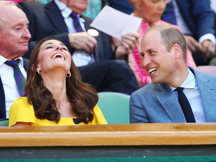 The couple appeared to get a serious case of the giggles once they sat down.