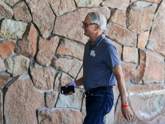 Nike boss John Donahoe heads into Sun Valley Lodge.