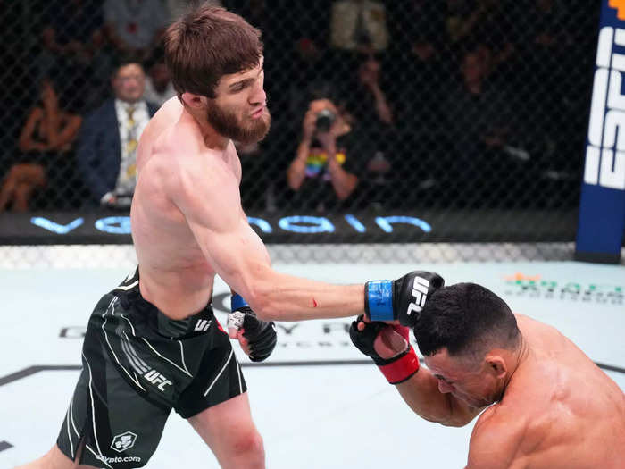 Said Nurmegomedov extended his winning run with a decision over Douglas Silva de Andrade.