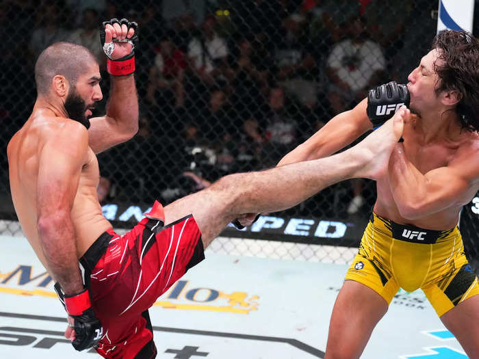 Aiemann Zahabi scored a unanimous decision win over Ricky Turcios.