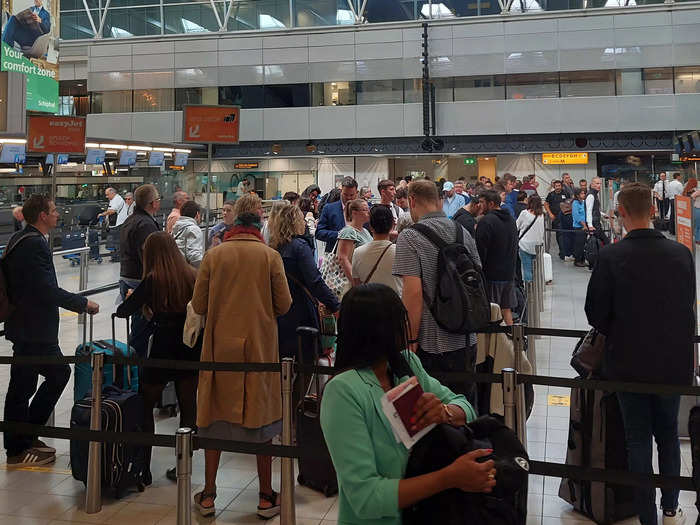 When I got up there I was confronted with a huge line of passengers queueing to drop off bags at the easyJet desk. Most of the counters at the desk were closed.