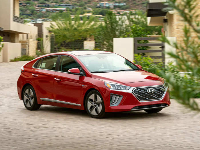 1. 2022 Hyundai Ioniq: 59 mpg