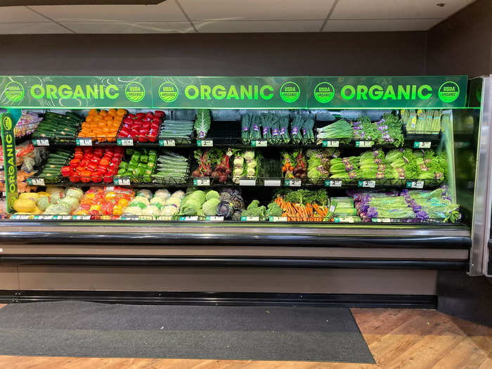 Kroger also highlighted organic produce with a prominent sign.