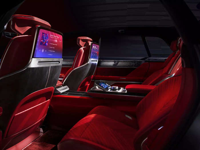 There are five LED touchscreens, to be exact, including two entertainment displays facing the back seat.