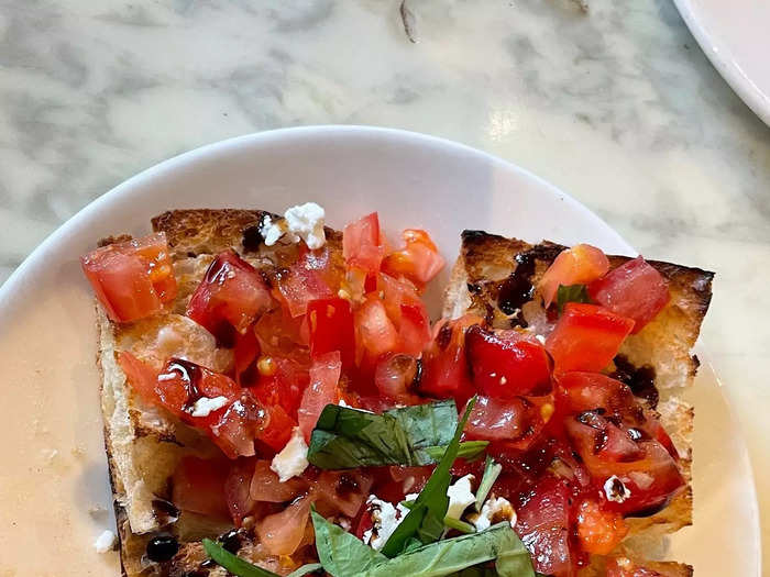 Before digging into the pizza, we wanted to sample some appetizers.