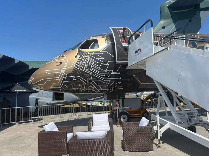 While Embraer struggles to sell its E2 series, Porter is breathing life into the program. Embraer hopes its environmental and cost benefits will entice more customers to buy its E2 series over the competing A220.