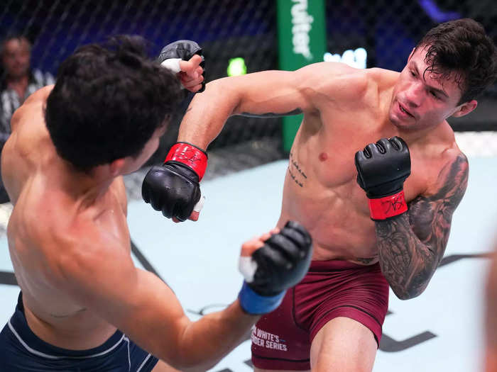 Flyweight fighters Alessandro Costa and Juan Andres Luna opened the sixth season of Dana White