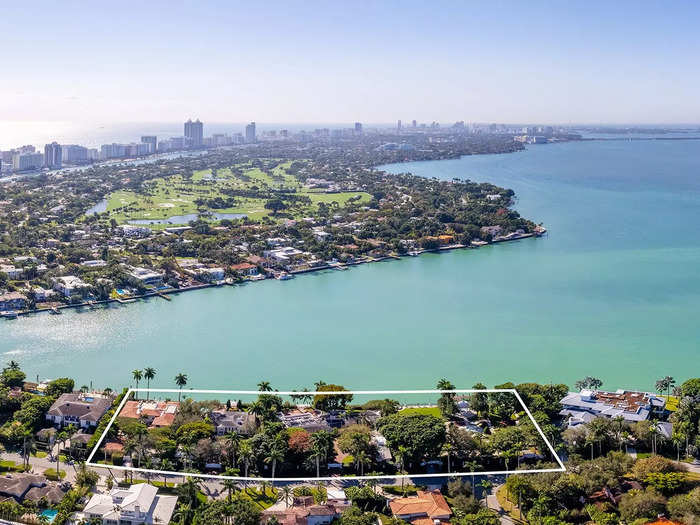 "This is a prized, trophy compound that many of the most discerning buyers have been waiting for years to come onto the market," said Hertzberg. "This is truly a once-in-a-lifetime opportunity to live in one of the most beautiful locations in South Florida."