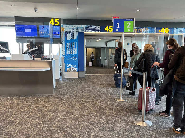 The updated gate areas in both concourses were extremely spacious with 55-foot ceilings and plenty of seating. The new facility is a relief for travelers who had to fight for space in the old terminal.