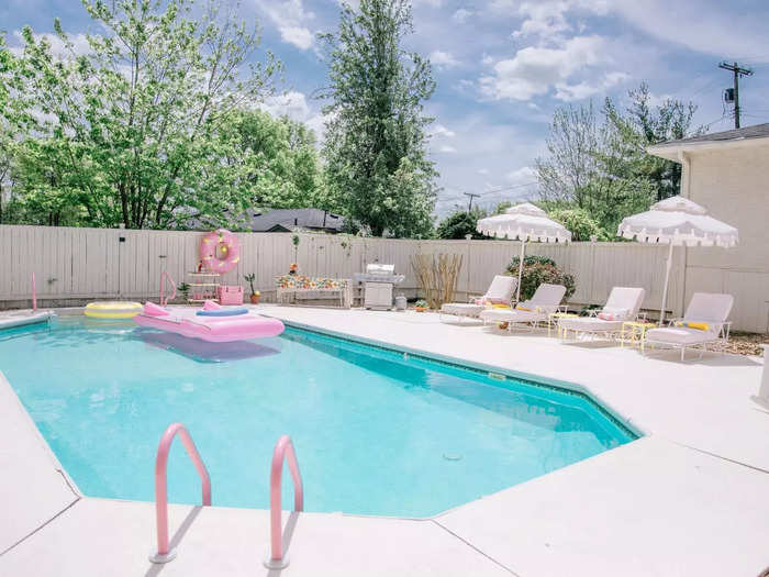 This pool with pink details in Nashville, Tennessee, can be rented for $90-$100 per hour.