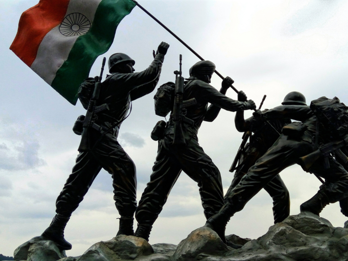 When and how must the Indian flag be flown at half-mast?