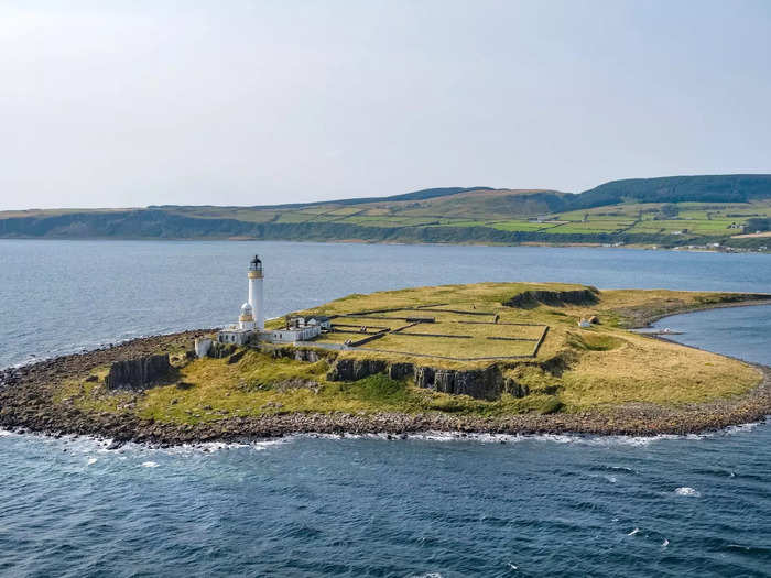 This entire Scottish island could be yours for less than $450,000.