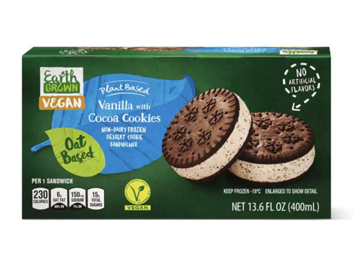 Bite into these frosty Earth Grown non-dairy chocolate-chip or chocolate cookie sandwiches.