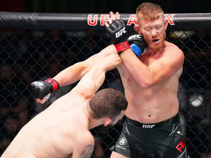 Michal Oleksiejczuk showed off solid striking against Sam Alvey.