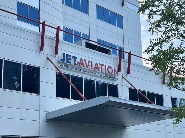 We took off from Teterboro Airport in New Jersey around 4:30 p.m. on a Wednesday afternoon. Because I was flying private, I did not have to go through security or scan a boarding pass, making the process quick and easy.