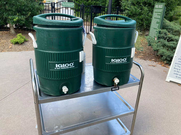 In another similarity to Dollywood, coolers of free ice water were available by the hotel pool.