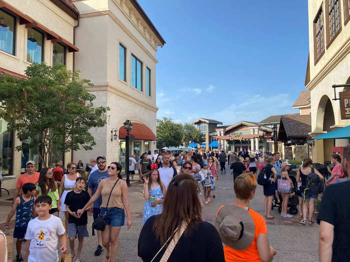 If you visit after 5 p.m., expect to see the large crowds grow even more. People flock to Disney Springs as the sun goes down to avoid the heat.