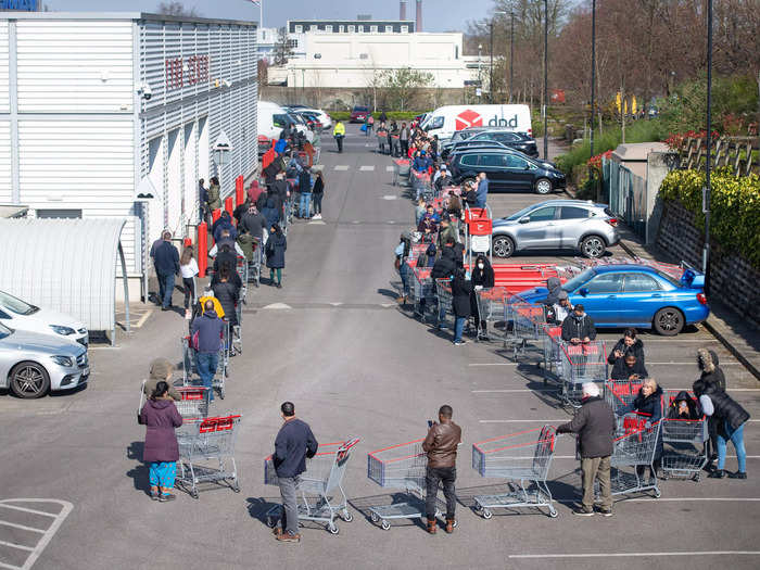 We were impressed with the size of the store and the range of items at a reduced price. Here are the top ten things we think new customers should do on their first trip to Costco.