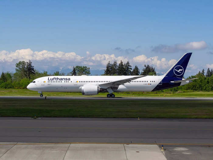 Lufthansa is expecting to add the first of 32 787