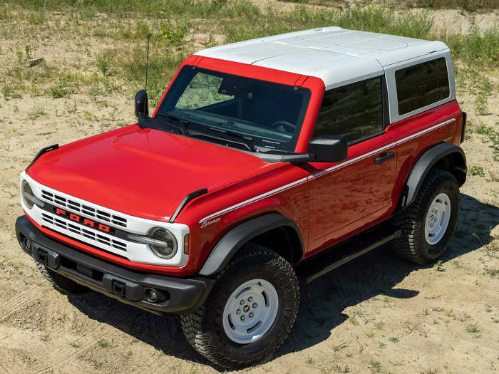 Bronco Heritage models get a throwback, two-tone paint job.