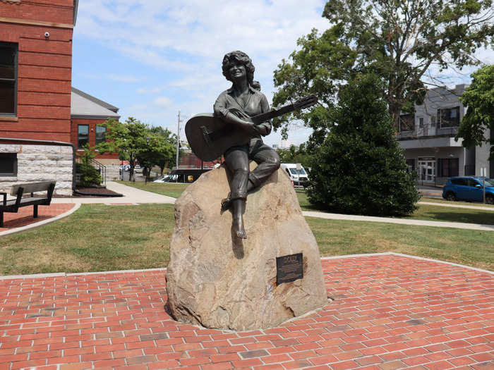 One of the main attraction in Sevierville is a bronze statue of Parton outside the Sevier County Courthouse.