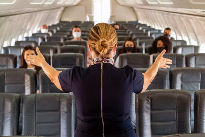 5 Things You Should Stop Doing On Airplanes, According To A Flight ...