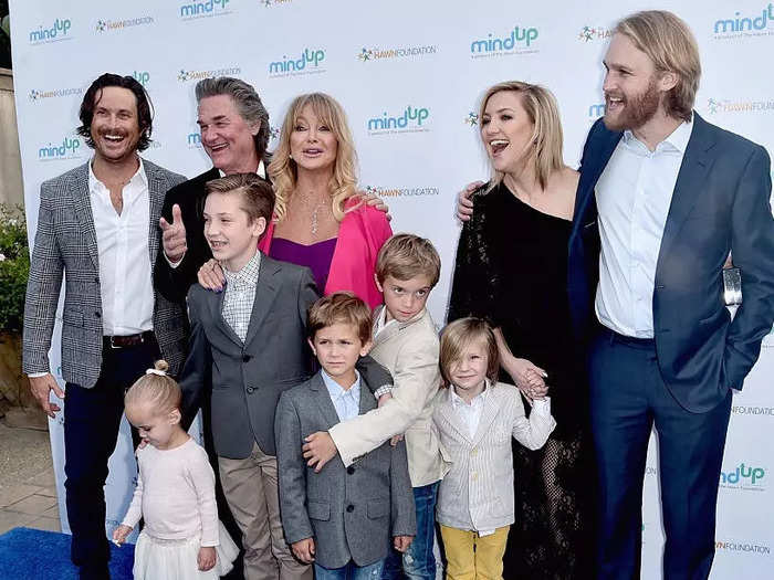 Siblings Oliver and Kate Hudson are the children of singer Bill Hudson and Goldie Hawn, but the kids consider Hawn