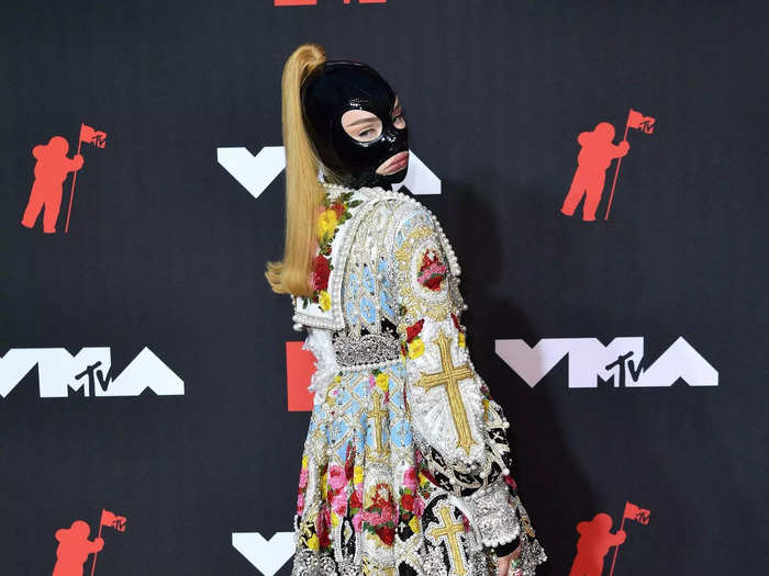 Kim Petras chose head-to-toe latex for her second MTV VMAs appearance in 2021.