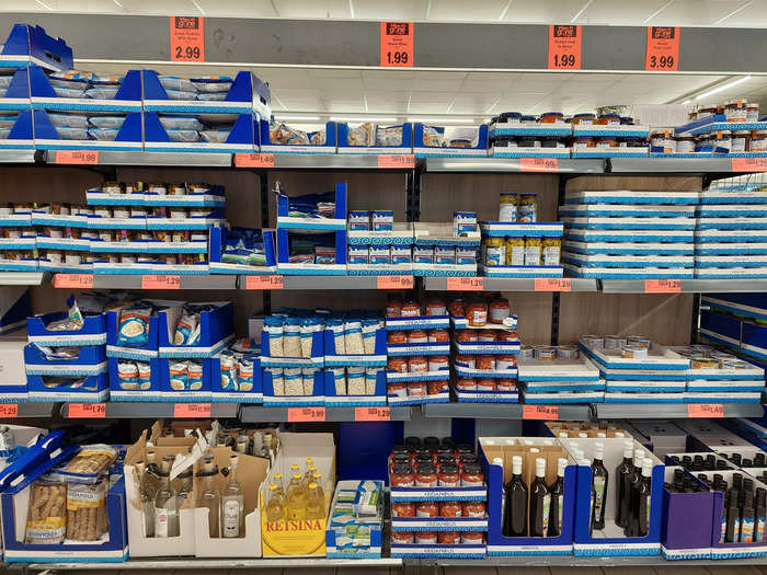 The UK store had a huge display of promotional items centered on a Greek theme. Lidl frequently orders in large shipments of products based around a certain cuisine or theme. The Greek range had previously made an appearance at Lidl in Germany in 2017.