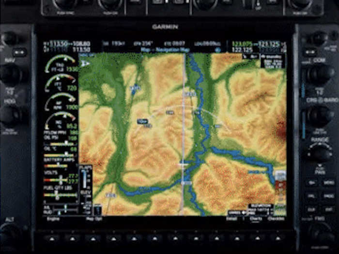 The most important improvement on the Kodiak 900 is modern safety. Specifically, the cockpit has a synthetic vision system that displays a topographic map to pilots, which is useful when flying in the dark or through clouds.