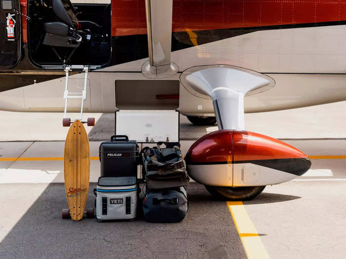 On the fixed landing gear are "wheel pants," which are robust enough to stand on.