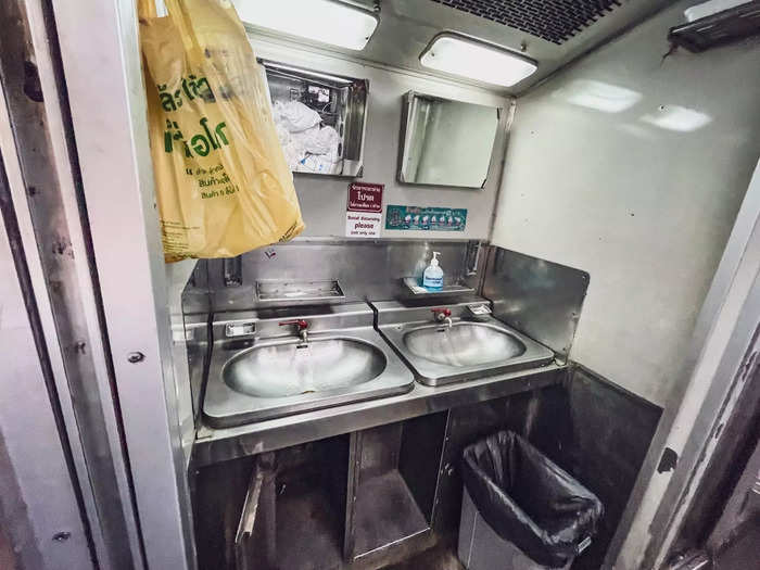 Unlike first-class cabins, wash basins in second-class were shared among dozens of passengers.