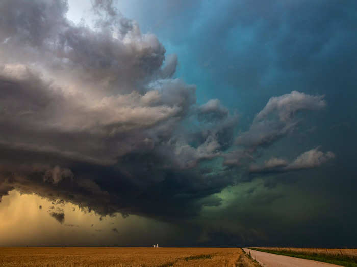 In 2018, parts of the sky turned a similar green during a severe hail storm captured by photographer John Finney.