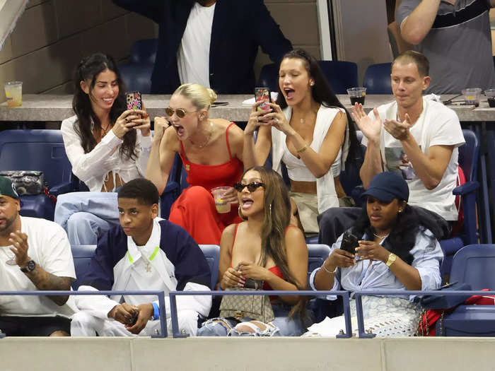 Gigi and Bella Hadid were ecstatic when Williams won.