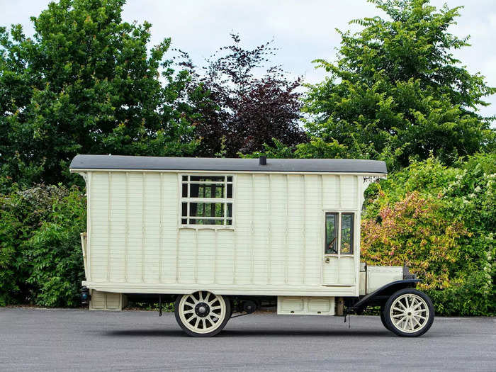 In 1914, a caravan was commissioned. Today, it