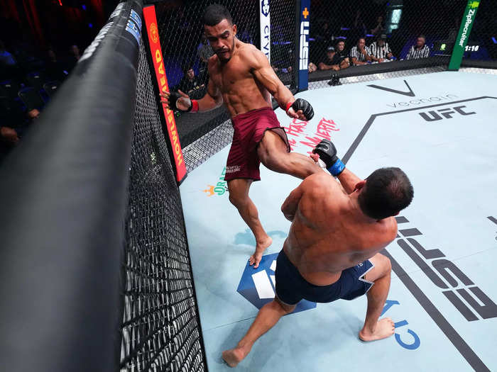 Pure, unadulterated chaos unfolded when lightweight pair Ismael Bonfim and Nariman Abbasov entered the Octagon.