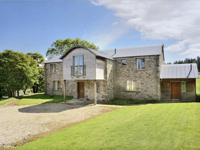 The owners have built several new homes on the estate, the most notable being Coshandrochaid House, a two-story house that was built on the site of an old farm building in 2011.