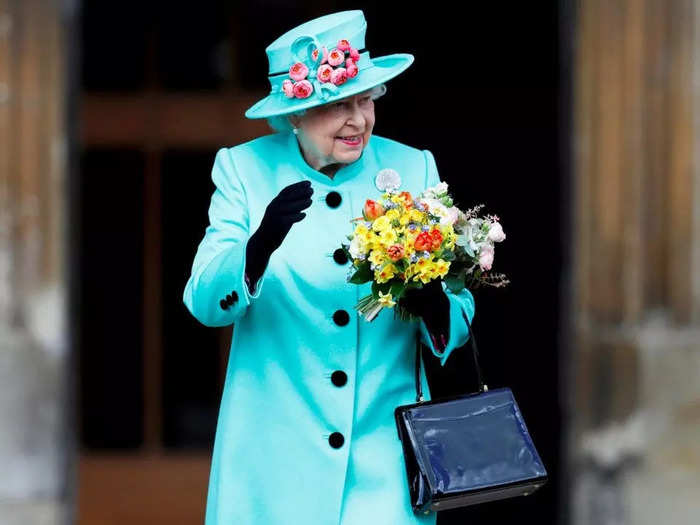 2017: Queen Elizabeth waved to onlookers as she left the Easter Sunday service at St George