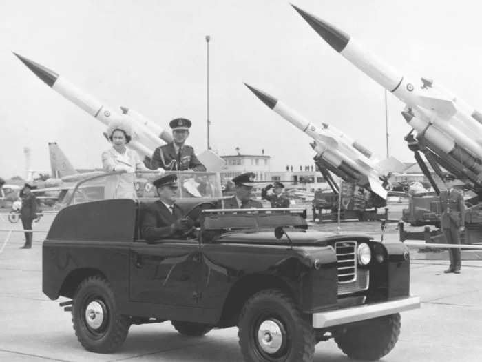 1968: To mark the 50th anniversary of the RAF, her majesty and the Duke of Edinburgh toured the Royal Air Force Base in Abingdon, England.