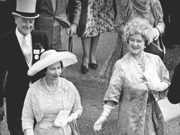 1962: The Queen attended the Ascot races with her mother.