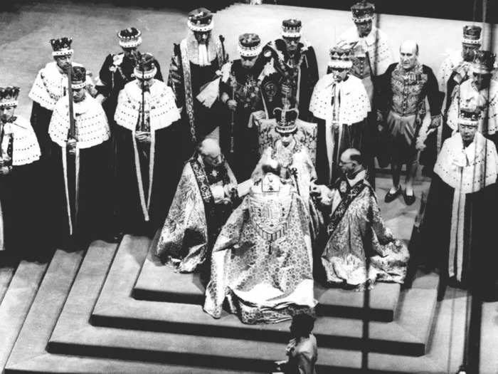 1953: On June 2, 1953, Elizabeth was crowned at Westminster Abbey, making her the 39th sovereign to be crowned in the iconic church.