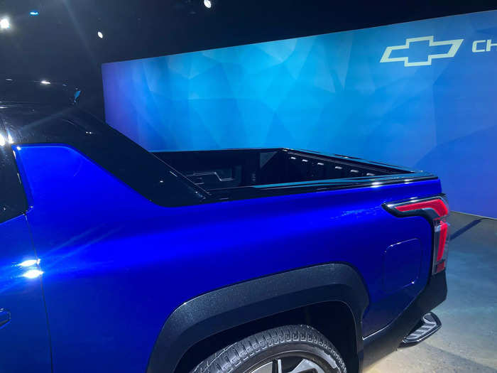 Let’s discuss the star of the show: the Silverado EV’s bed. The 5-foot-11-inch bed has a nifty trick up its sleeve that you won’t find in any other truck.