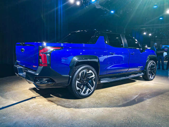 So if any new electric truck can take it to the white-hot Lightning and the long-promised Tesla Cybertruck (assuming it materializes), the Silverado EV is it.