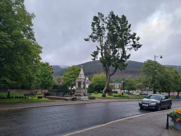 After looking at the tributes, I headed back to Ballater. The Victorian village has a population of around 1,140, and is known for its cosy cafes, restaurants, and outdoor activities such as climbing.