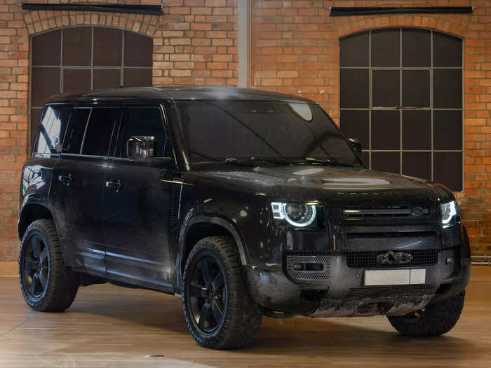 The Land Rover Defender 110 is expected to go for between £300,000 and £500,000 ($346,000 and $577,000).