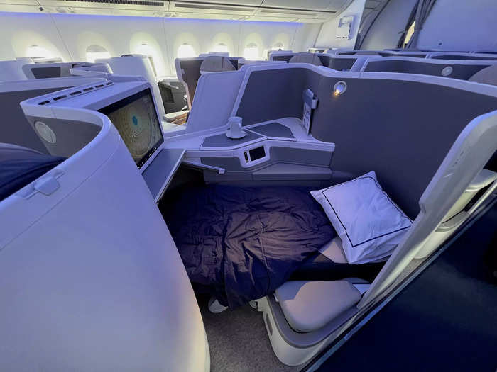 No long-haul business class seat is complete without lay-flat capabilities.