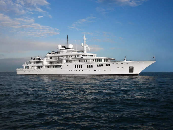 A 303-foot luxury superyacht that formerly belonged to Microsoft cofounder Paul Allen is up for sale.